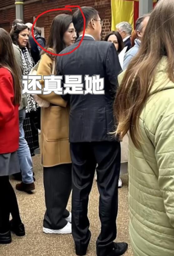 变样嘴巴外翻又高又壮比妈妈李嘉欣还要高米乐体育M6直播平台许晋亨14岁儿子长(图9)